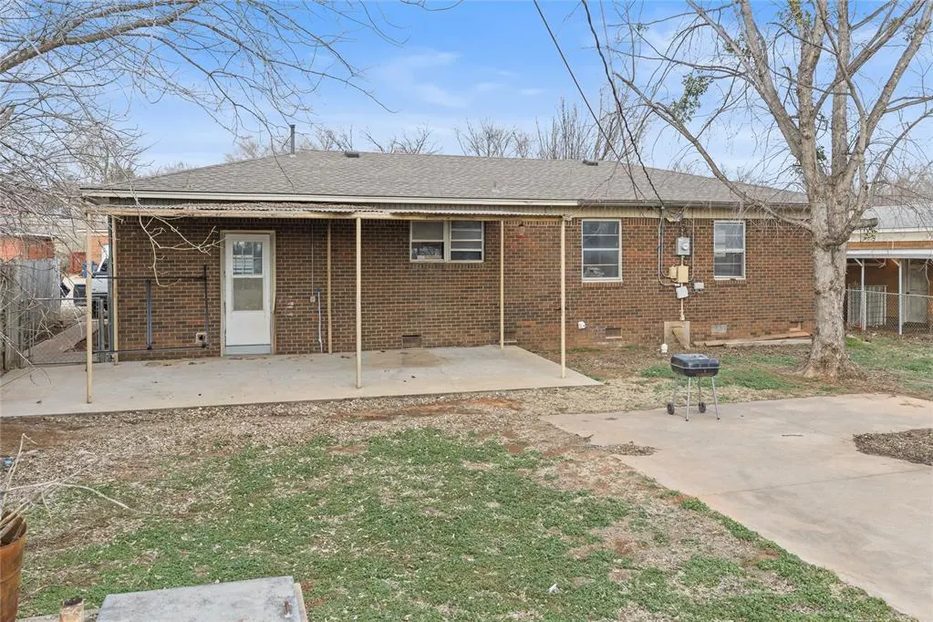 Photo 23 — 711 Cinmac Street, Lindsay, OK 73052