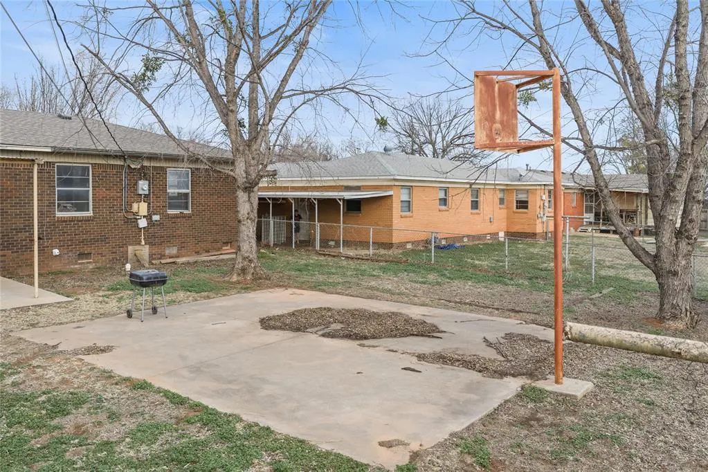 Photo 24 — 711 Cinmac Street, Lindsay, OK 73052