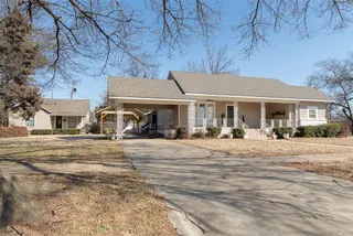 Sold home at 804 N Willow Street