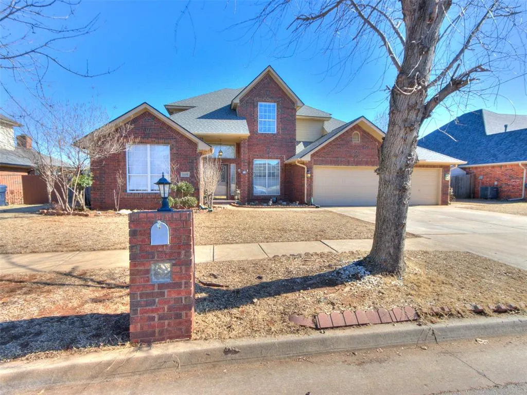 Photo 2 — 11408 Brockton Place, Oklahoma City, OK 73162