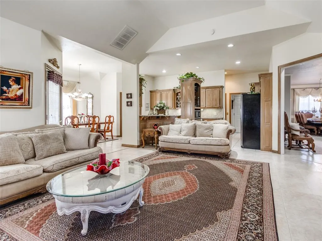 Photo 10 — 11408 Brockton Place, Oklahoma City, OK 73162