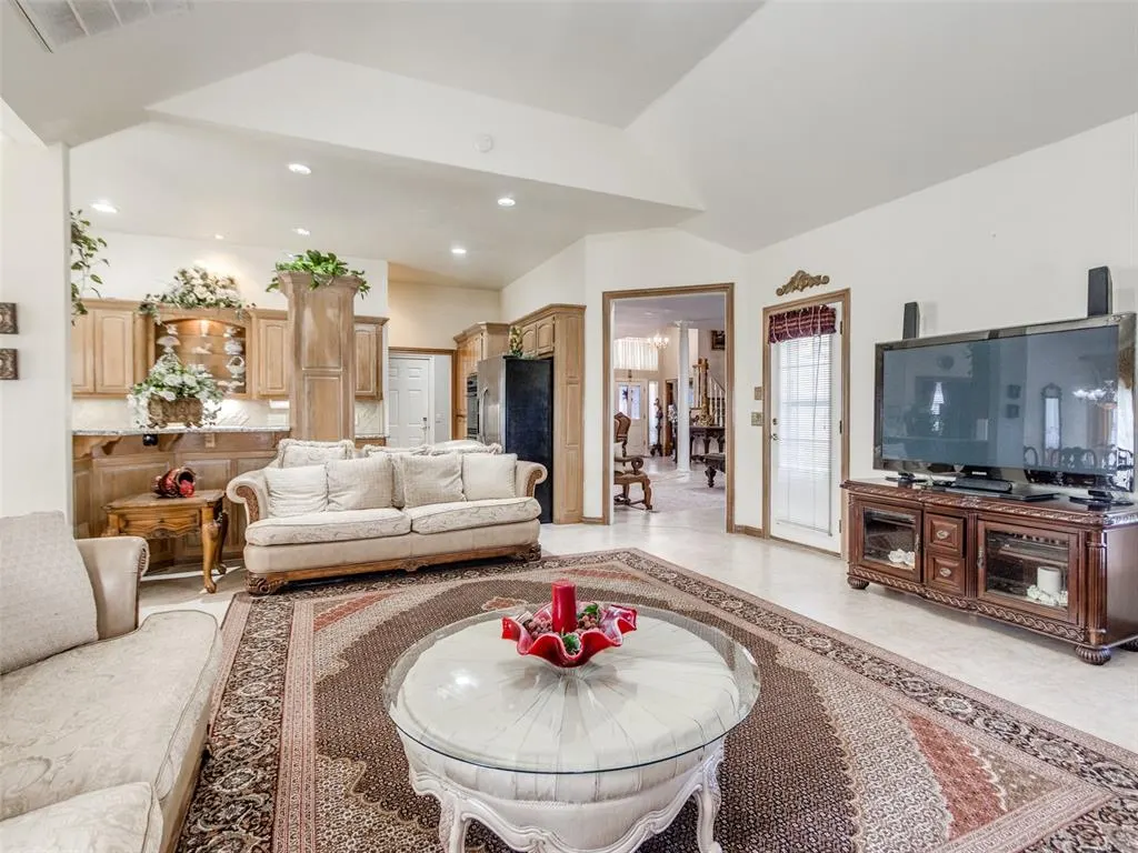 Photo 11 — 11408 Brockton Place, Oklahoma City, OK 73162