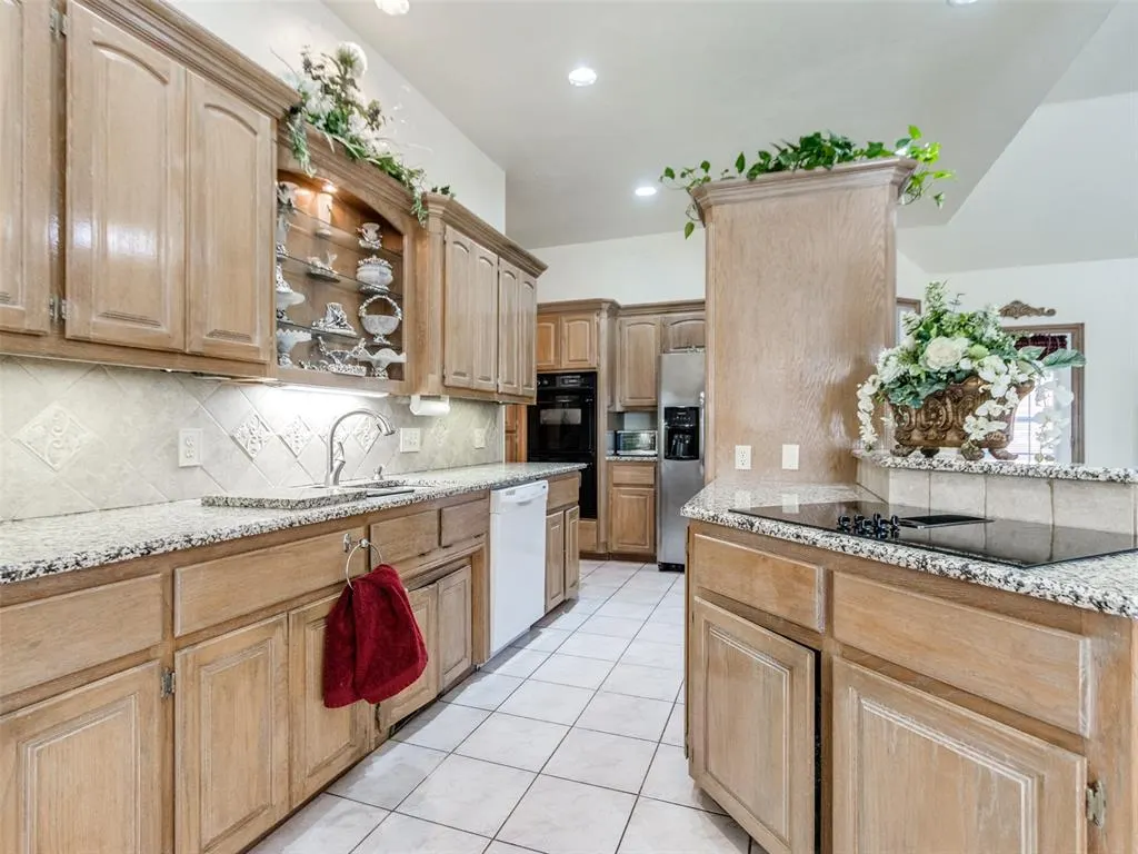 Photo 17 — 11408 Brockton Place, Oklahoma City, OK 73162