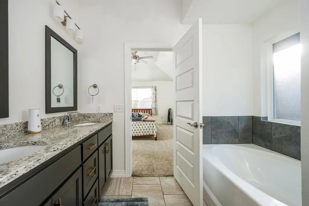Photo 18 — 9501 NW 93rd Street, Yukon, OK 73099