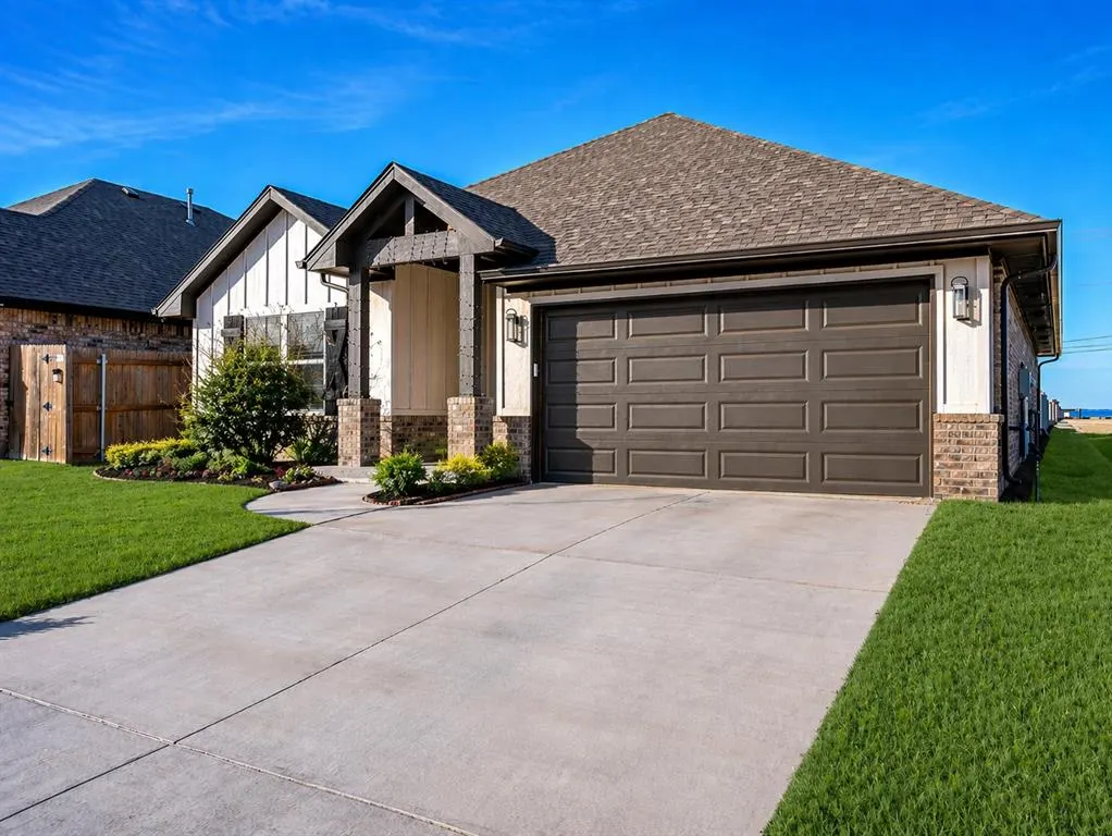Photo 2 — 9501 NW 93rd Street, Yukon, OK 73099