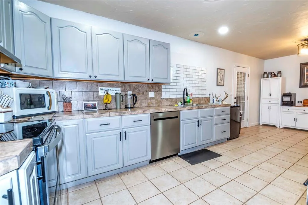 Photo 23 — 1505 E 8th Street, Chandler, OK 74834