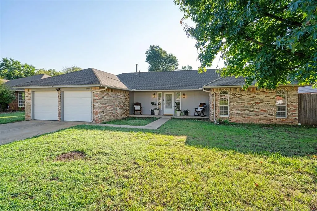 Photo 3 — 1603 Oakcrest Avenue, Norman, OK 73071