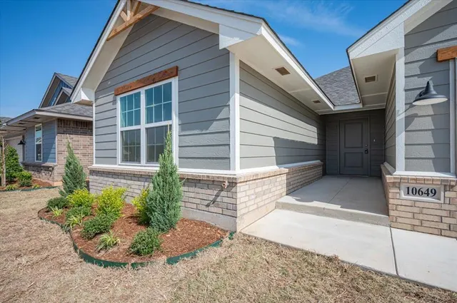 Photo 4 — 10649 SW 18th Street, Yukon, OK 73099