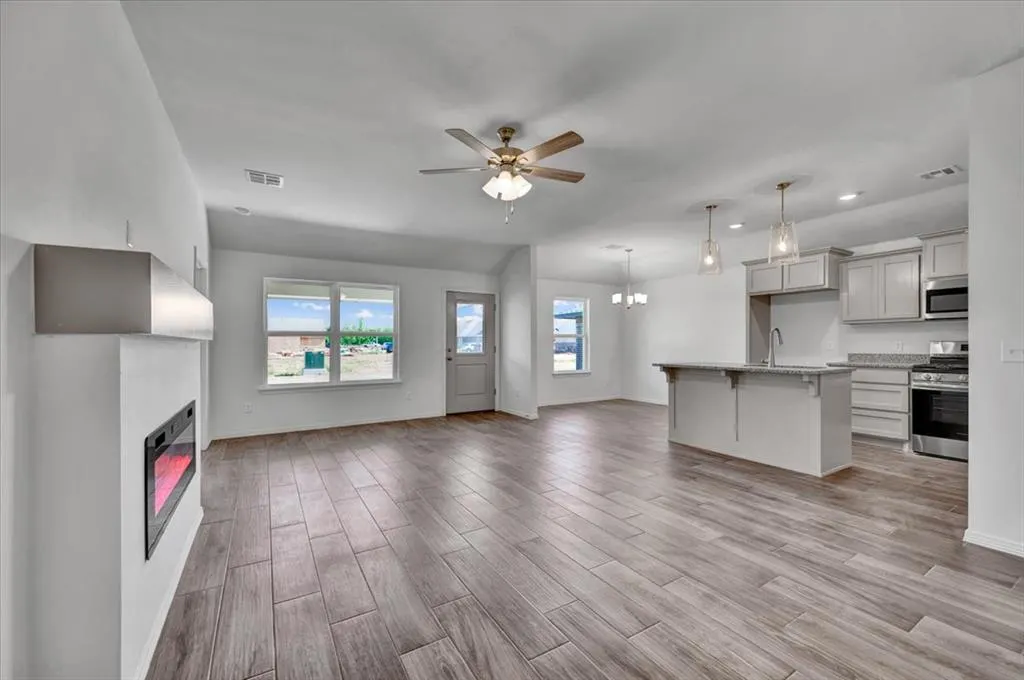 Photo 6 — 10649 SW 18th Street, Yukon, OK 73099