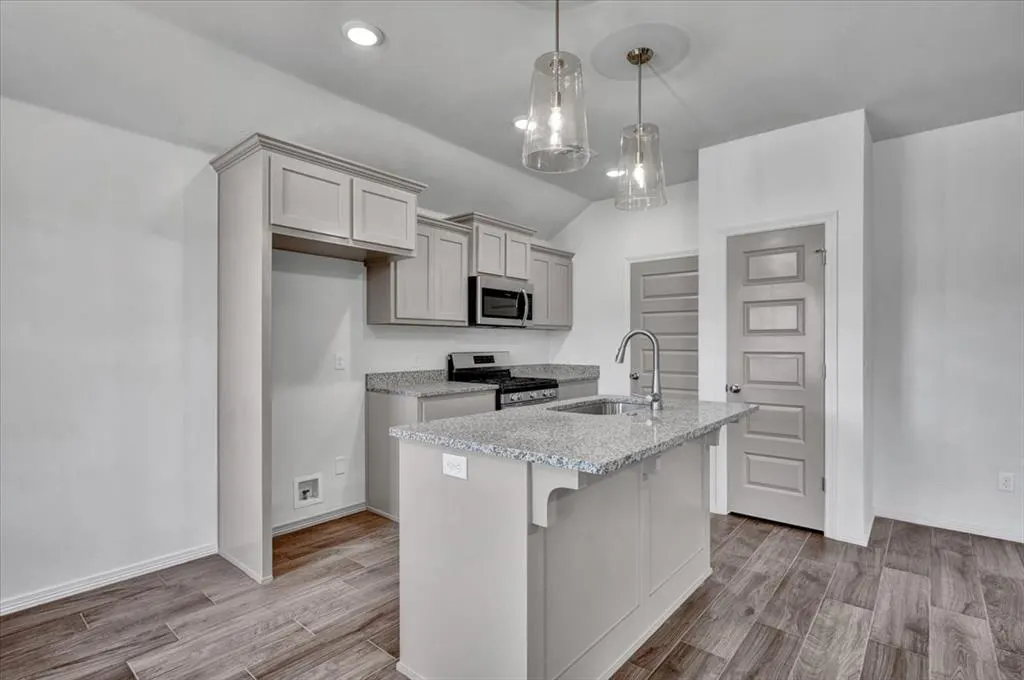 Photo 12 — 10649 SW 18th Street, Yukon, OK 73099