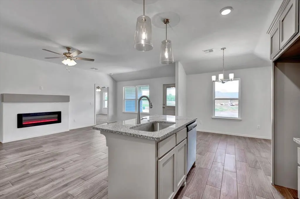 Photo 15 — 10649 SW 18th Street, Yukon, OK 73099