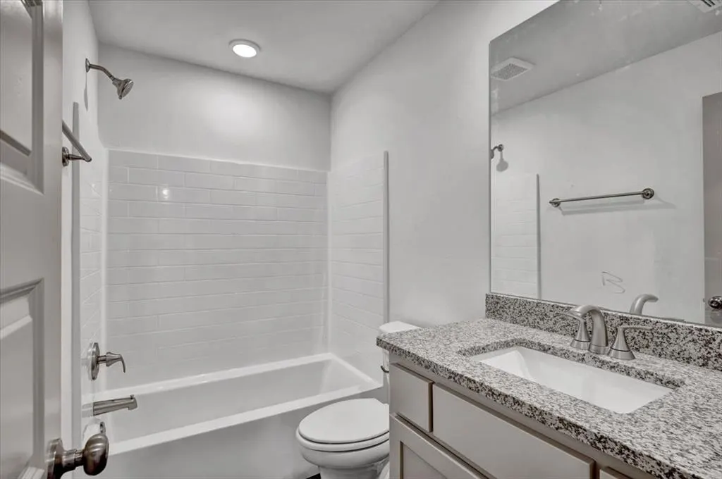 Photo 25 — 10649 SW 18th Street, Yukon, OK 73099