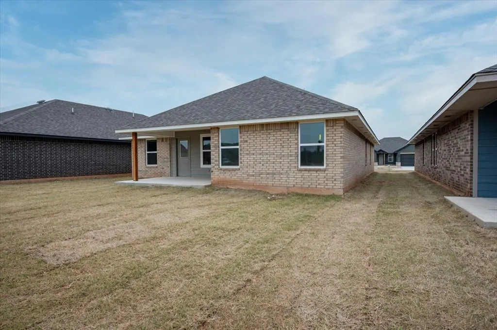 Photo 37 — 10649 SW 18th Street, Yukon, OK 73099
