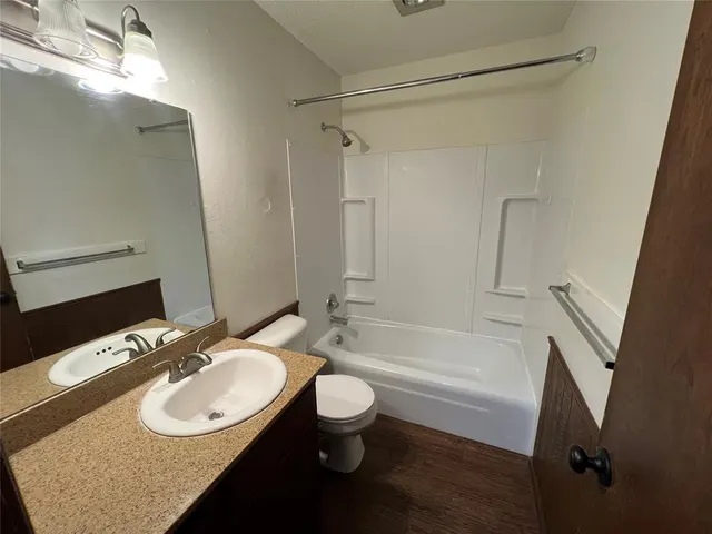 Photo 4 — 1020 N 6th Street 8 & 5, Weatherford, OK 73096