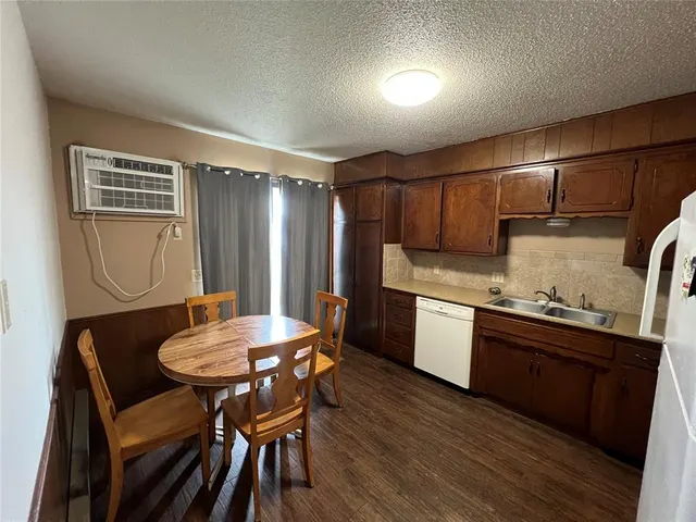 Photo 6 — 1020 N 6th Street 8 & 5, Weatherford, OK 73096