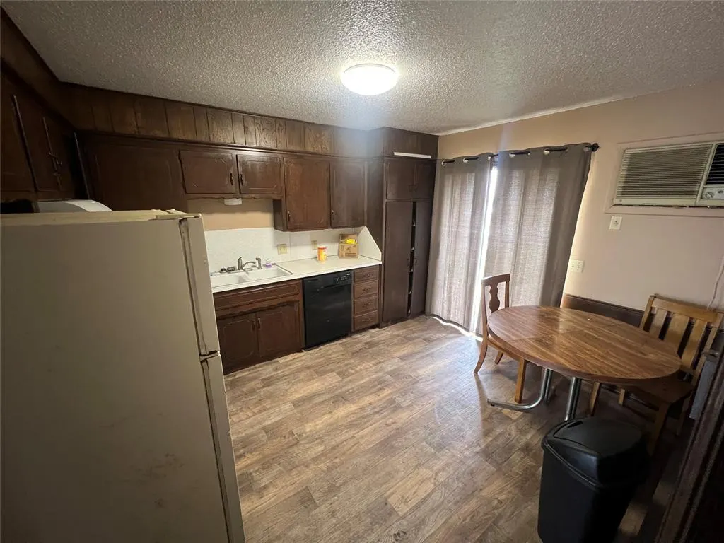 Photo 9 — 1020 N 6th Street 8 & 5, Weatherford, OK 73096