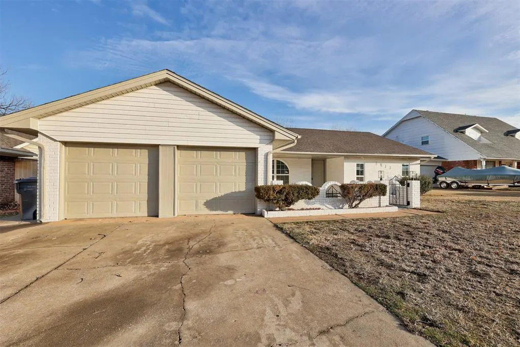 Photo 4 — 1013 SW 95th Street, Oklahoma City, OK 73139