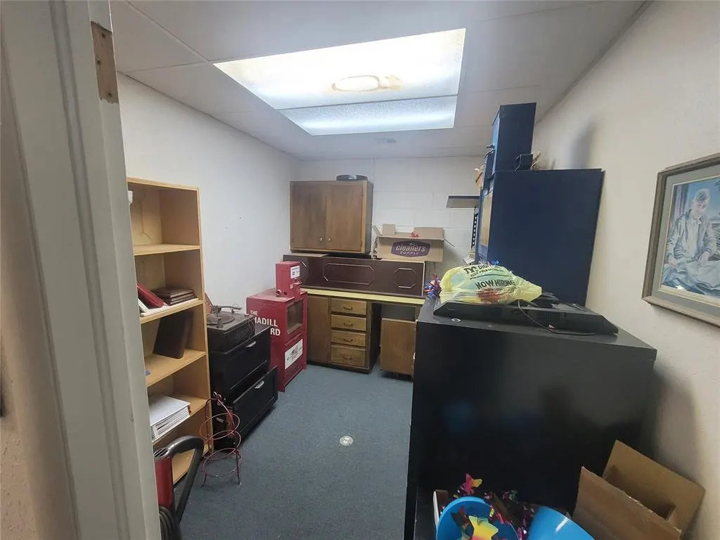 Photo 11 — 405 N Harmon Avenue, Watonga, OK 73772