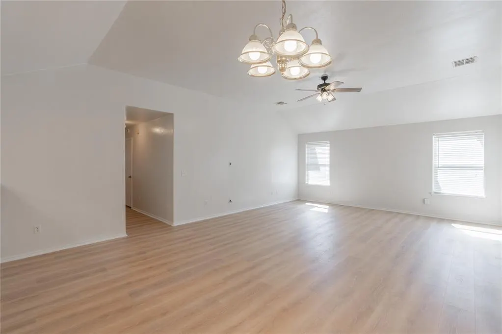 Photo 9 — 416 Blue Spruce Drive, Oklahoma City, OK 73130