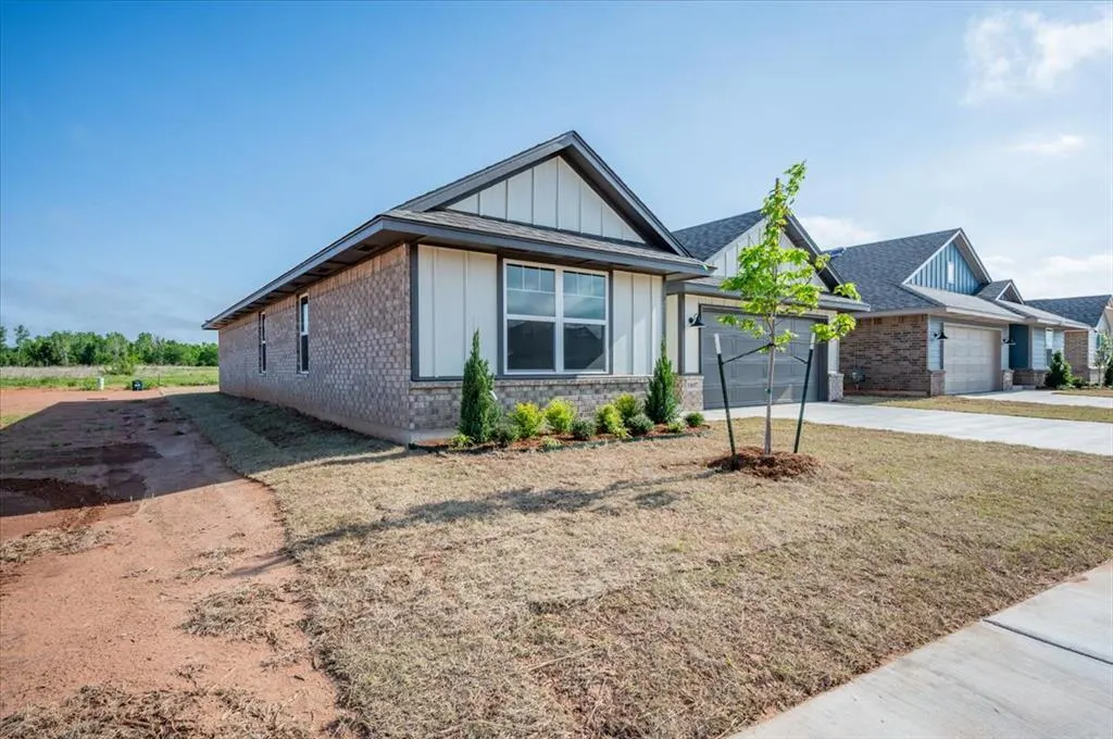 Photo 3 — 10657 SW 18th Street, Yukon, OK 73099