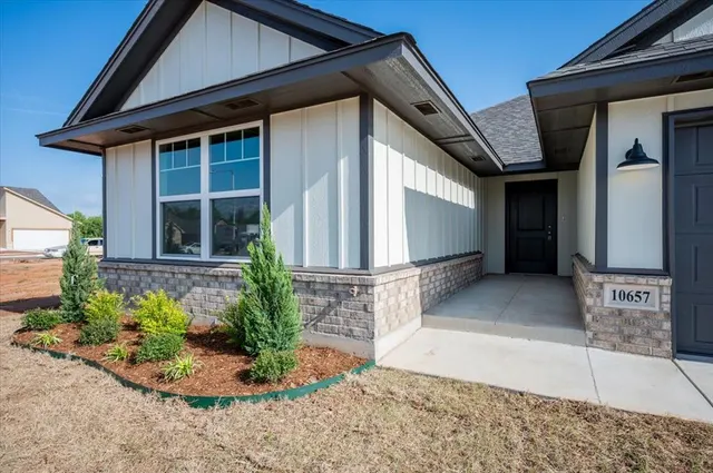 Photo 4 — 10657 SW 18th Street, Yukon, OK 73099