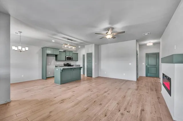 Photo 8 — 10657 SW 18th Street, Yukon, OK 73099