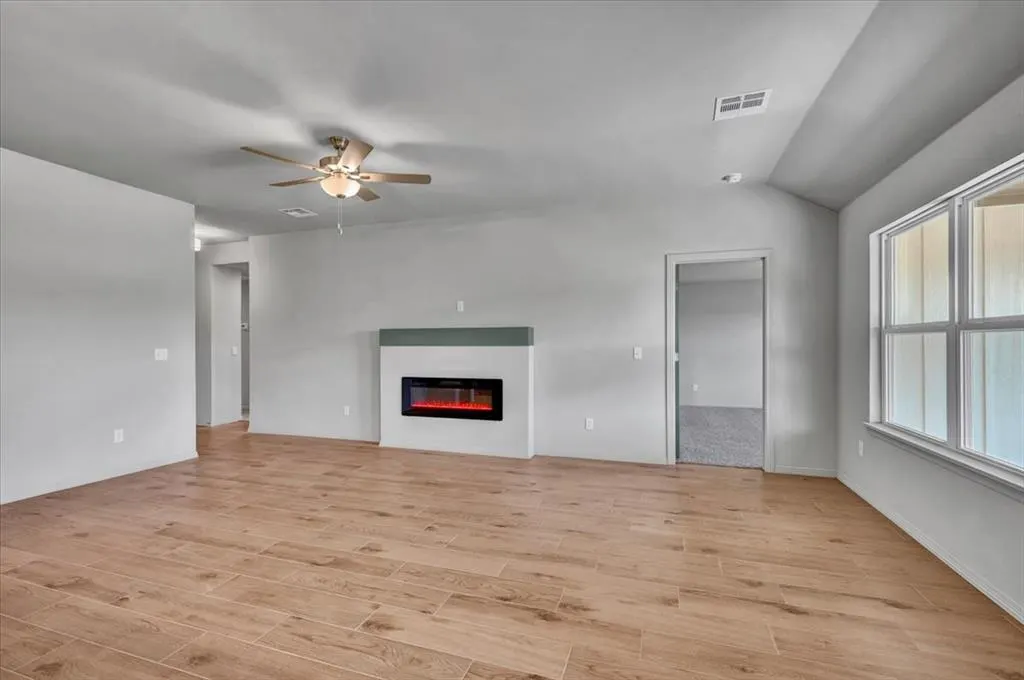 Photo 9 — 10657 SW 18th Street, Yukon, OK 73099