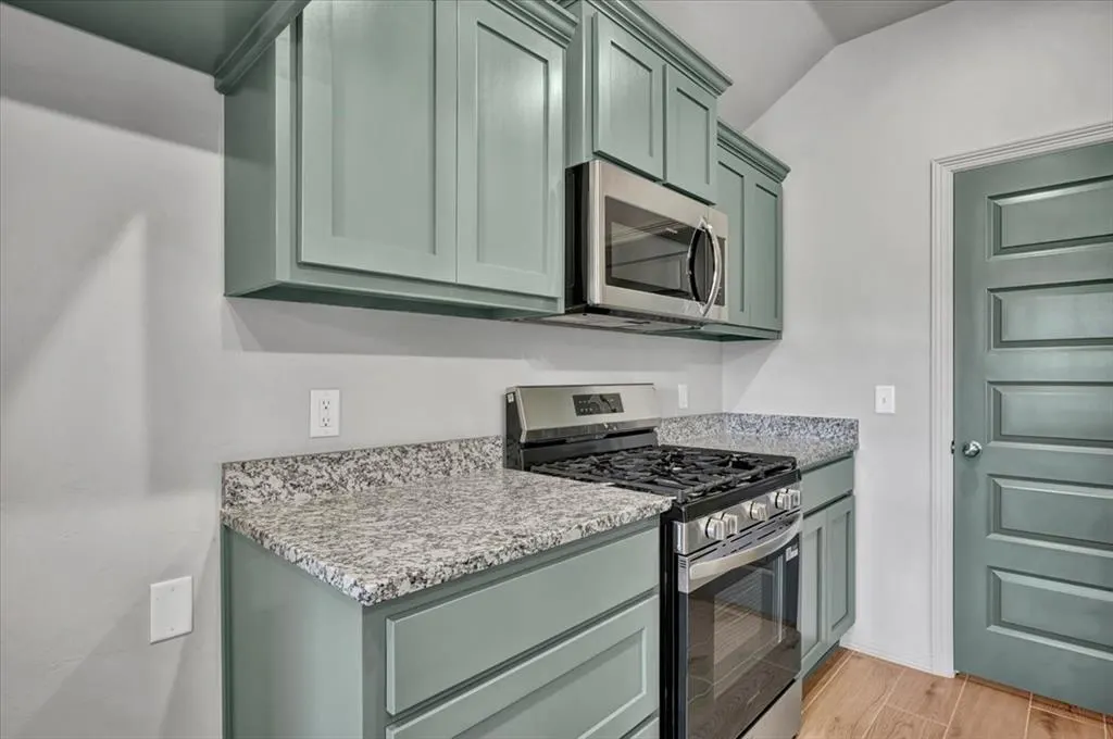 Photo 13 — 10657 SW 18th Street, Yukon, OK 73099