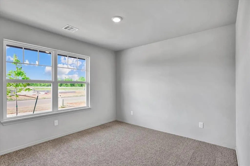Photo 30 — 10657 SW 18th Street, Yukon, OK 73099