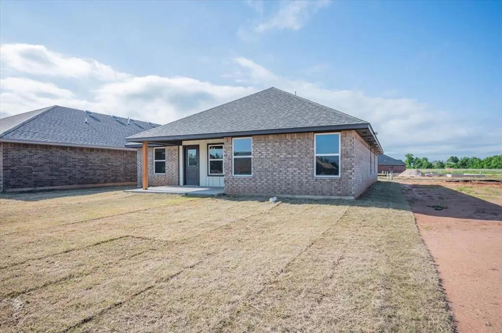 Photo 34 — 10657 SW 18th Street, Yukon, OK 73099