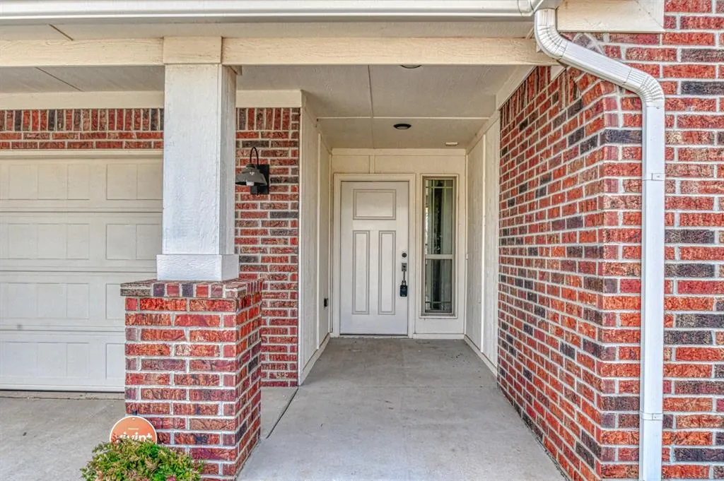 Photo 3 — 13324 SW 8th Street, Yukon, OK 73099