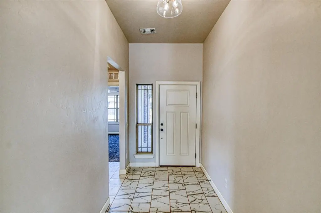 Photo 4 — 13324 SW 8th Street, Yukon, OK 73099