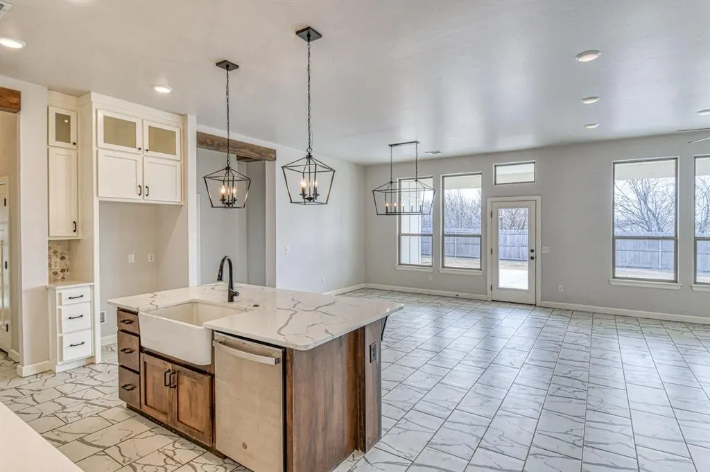 Photo 6 — 13324 SW 8th Street, Yukon, OK 73099