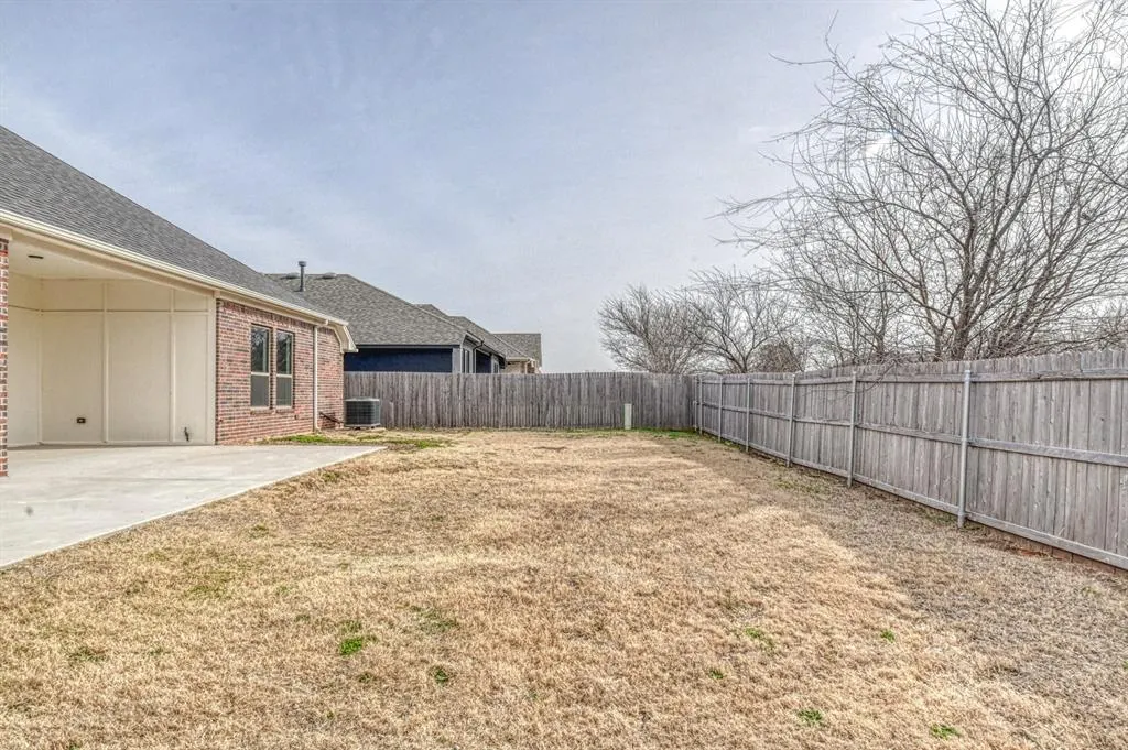 Photo 39 — 13324 SW 8th Street, Yukon, OK 73099