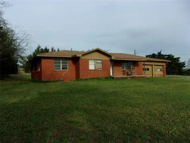 Front exterior — 103355 S 3350 Road, McLoud, OK 74851