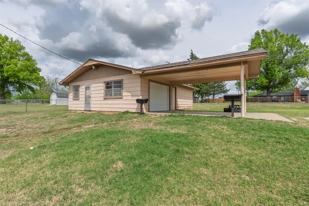 Photo 40 — 3003 N Bell Avenue, Shawnee, OK 74804
