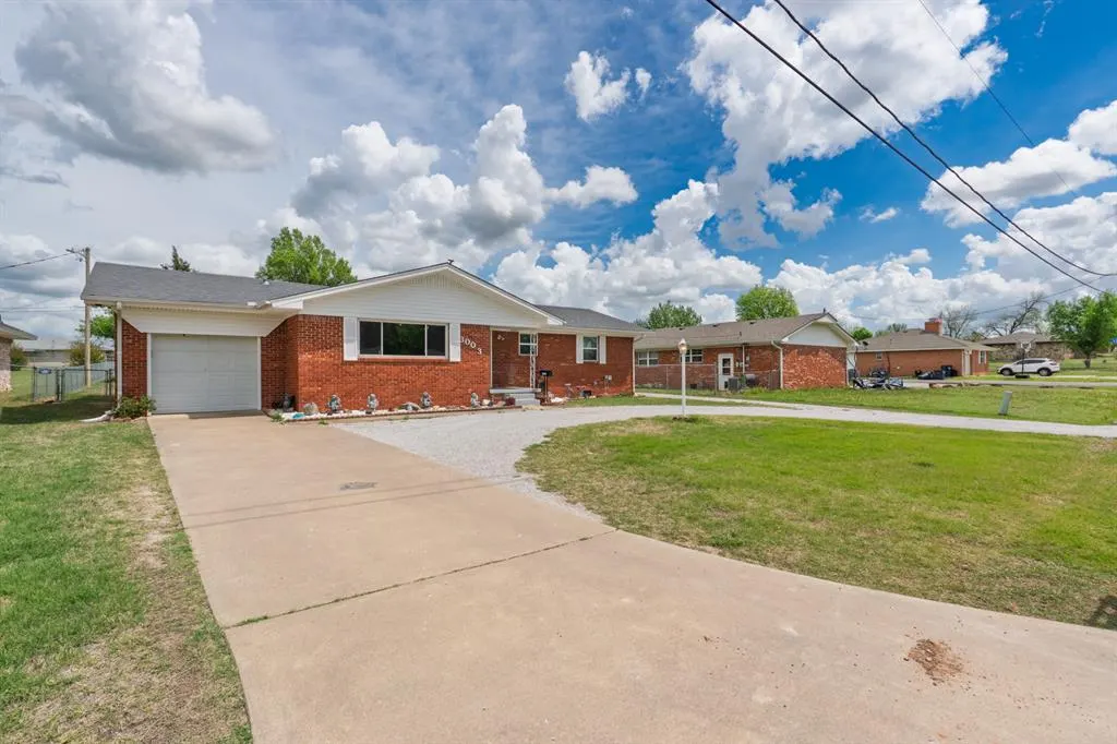 Photo 2 — 3003 N Bell Avenue, Shawnee, OK 74804