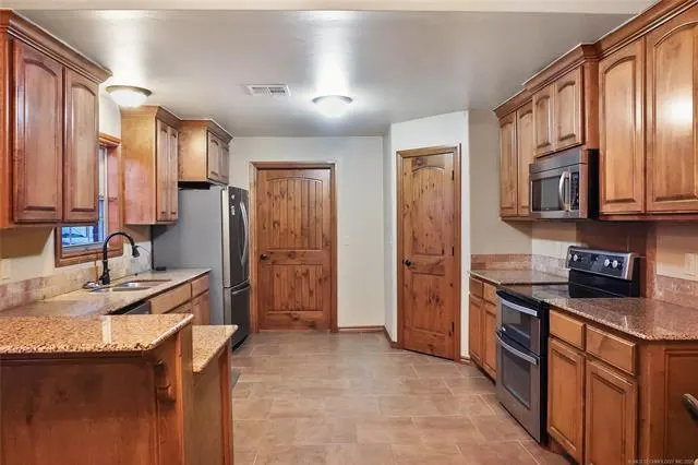 Photo 8 — 740384 S 3480 Road, Cushing, OK 74023