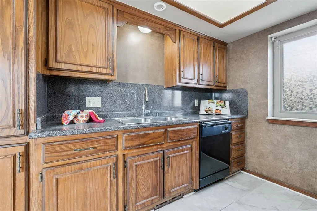Photo 11 — 4406 S Olie Avenue, Oklahoma City, OK 73109