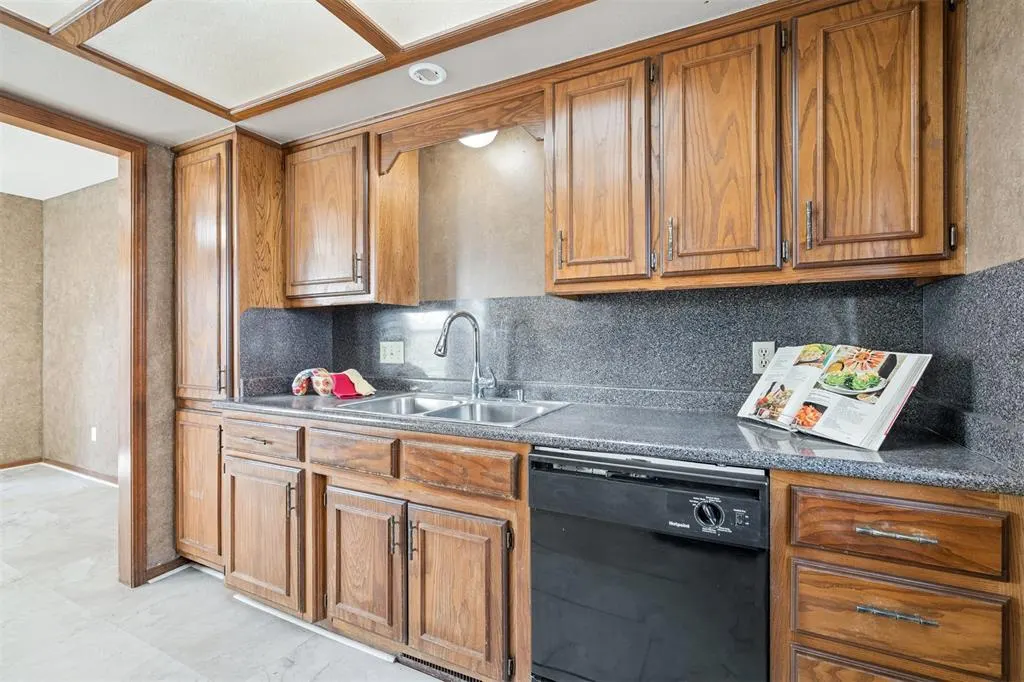 Photo 14 — 4406 S Olie Avenue, Oklahoma City, OK 73109