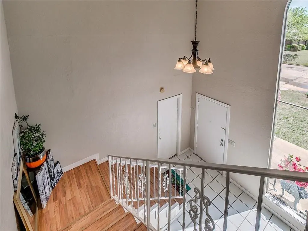 Photo 11 — 1533 Glenbrook Drive, Oklahoma City, OK 73118