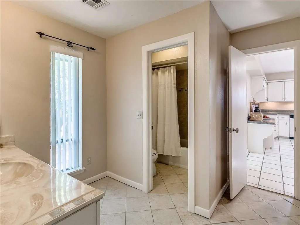 Photo 24 — 1533 Glenbrook Drive, Oklahoma City, OK 73118