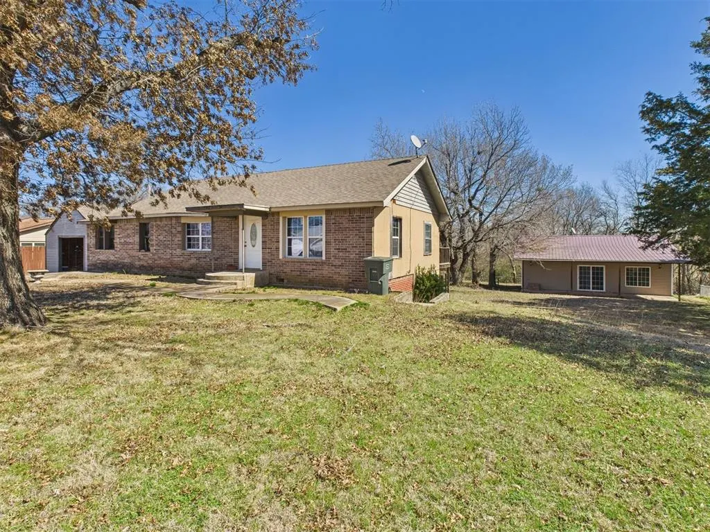 Photo 2 — 410 S Lowe Avenue, Pauls Valley, OK 73075