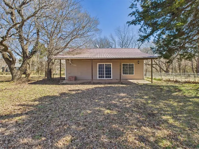 Photo 3 — 410 S Lowe Avenue, Pauls Valley, OK 73075
