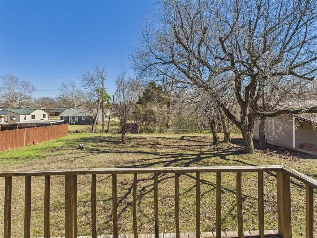Photo 11 — 410 S Lowe Avenue, Pauls Valley, OK 73075