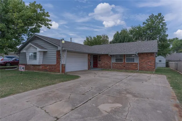 Photo 2 — 5421 NW 65th Street, Warr Acres, OK 73132