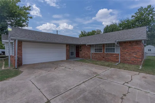 Photo 3 — 5421 NW 65th Street, Warr Acres, OK 73132