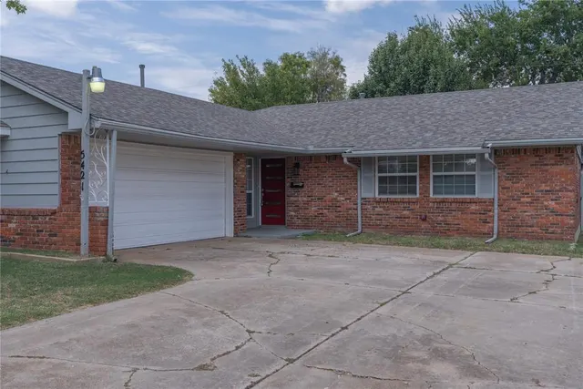 Photo 4 — 5421 NW 65th Street, Warr Acres, OK 73132