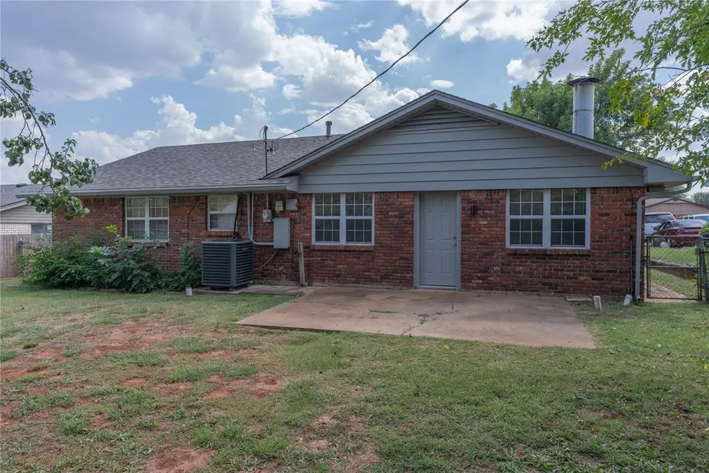 Photo 32 — 5421 NW 65th Street, Warr Acres, OK 73132
