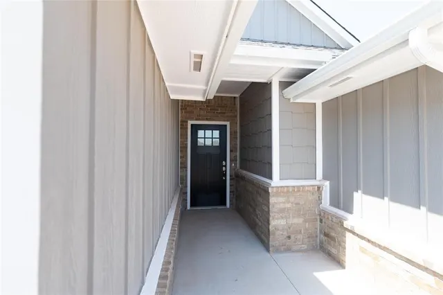 Photo 2 — 8416 Hazelwood Way, Edmond, OK 73034
